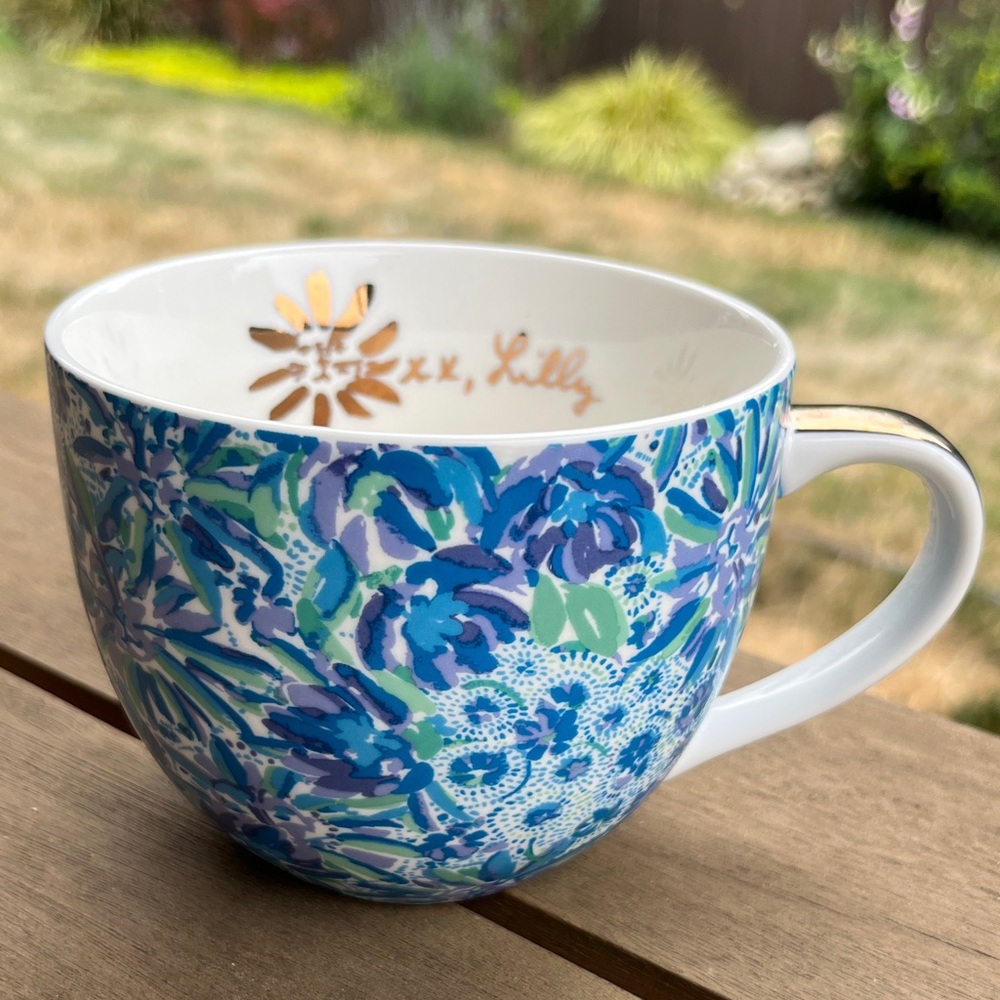 EUC Lilly Pulitzer Floral Mug with Blue and Green Accents